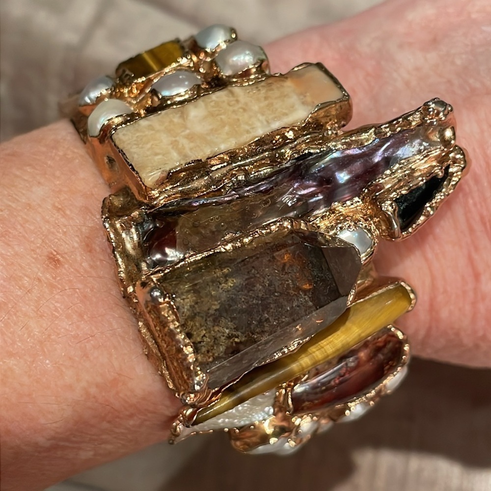 Chunky Biwa Pearl, Quartz & Tigers Eye Cuff Bracelet - Picture 8 of 12